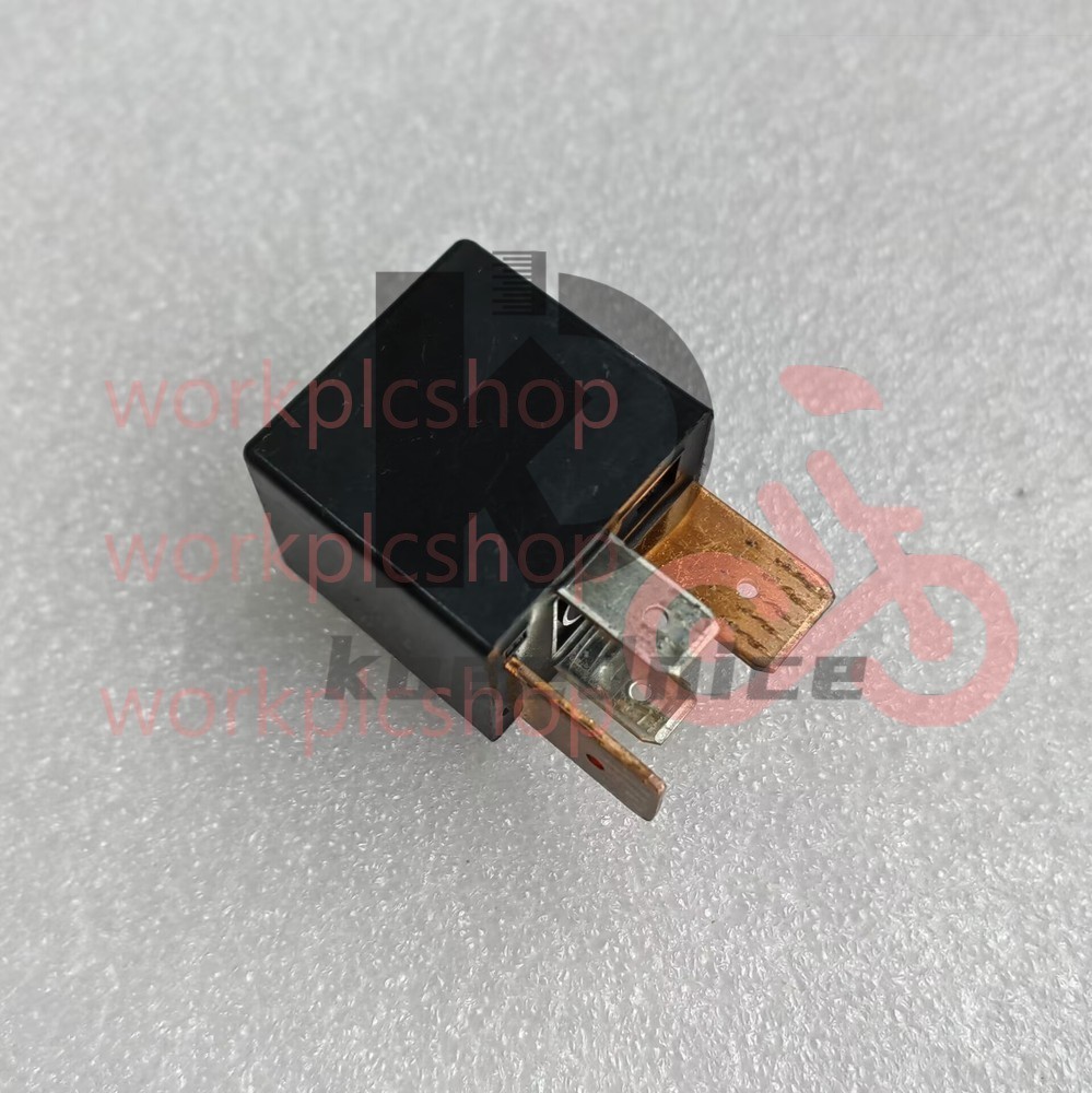 1PCS for  Black Headlight Relay  ACB83221-M01 CB1aH-R-12V 572-Mazda 4-Blade