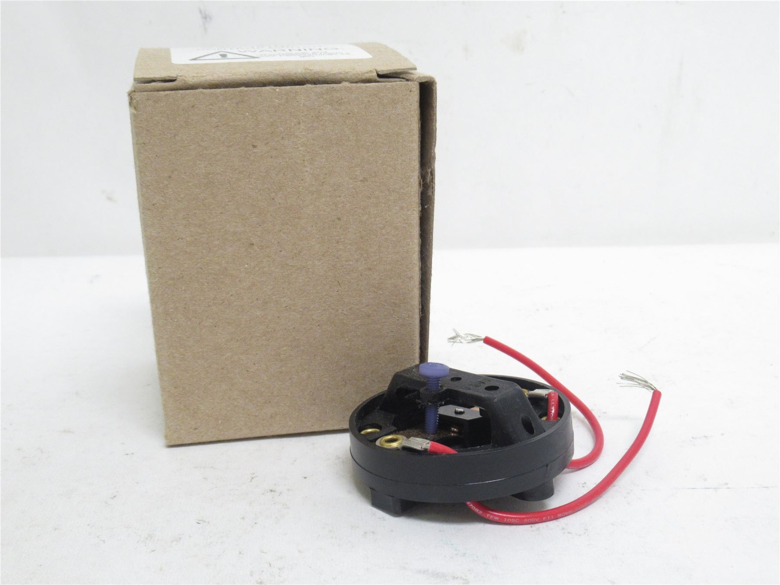 233728 New In Box; SE Signal SW-161NC Control Switch