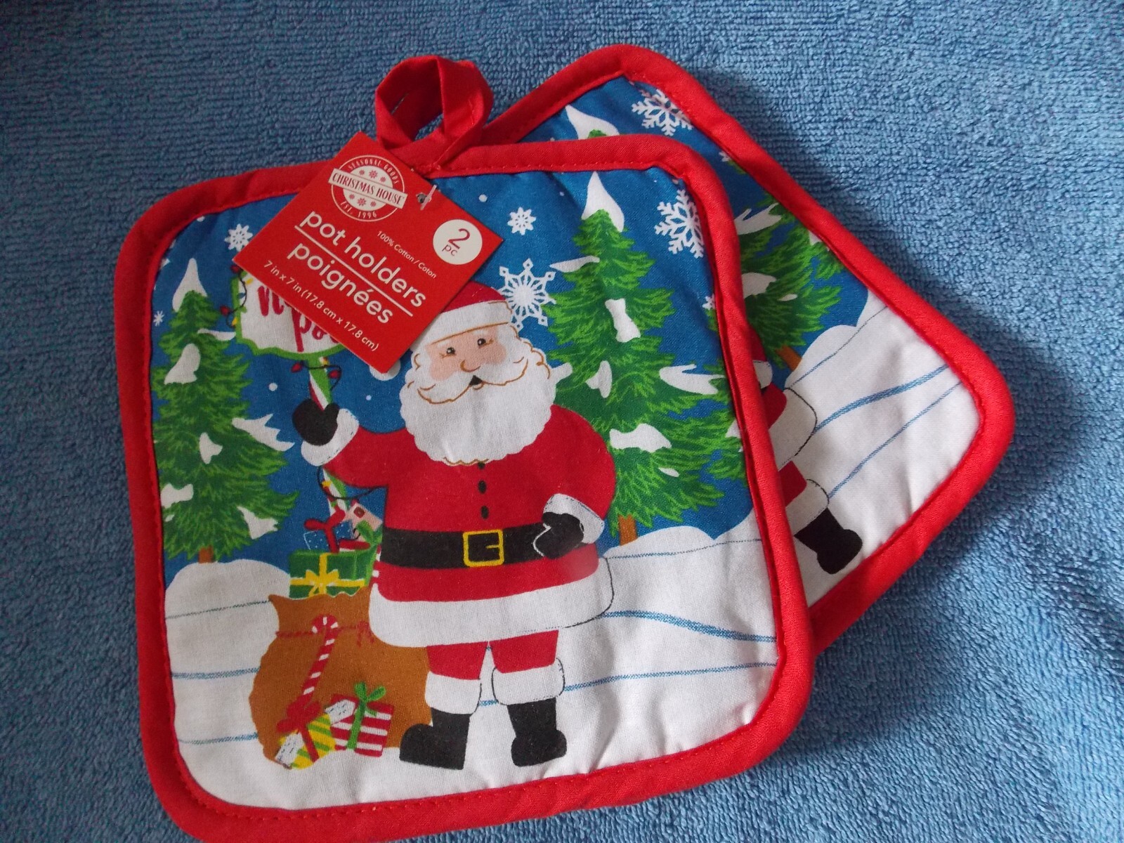 New Set Of 2 CHRISTMAS HOUSE Santa Claus Quilted Pot Holders