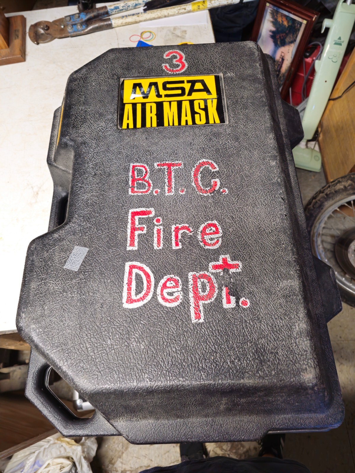 MSA Ultralite II Air Mask Pressure Demand oxygen system w/ broken case