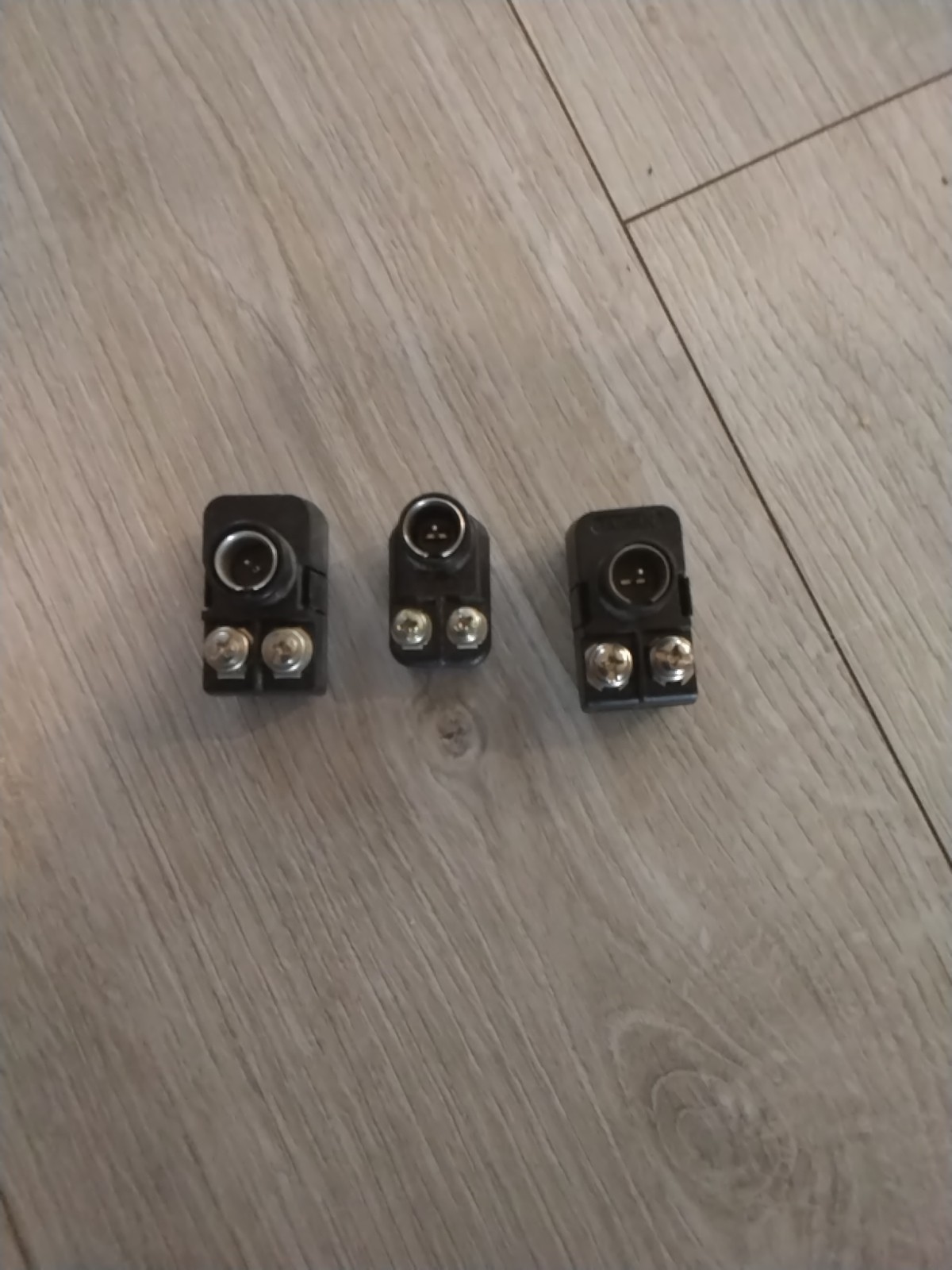 3 Quick Push on Transformer Connect 75-300 OHM for Indoor TV, Black Color
