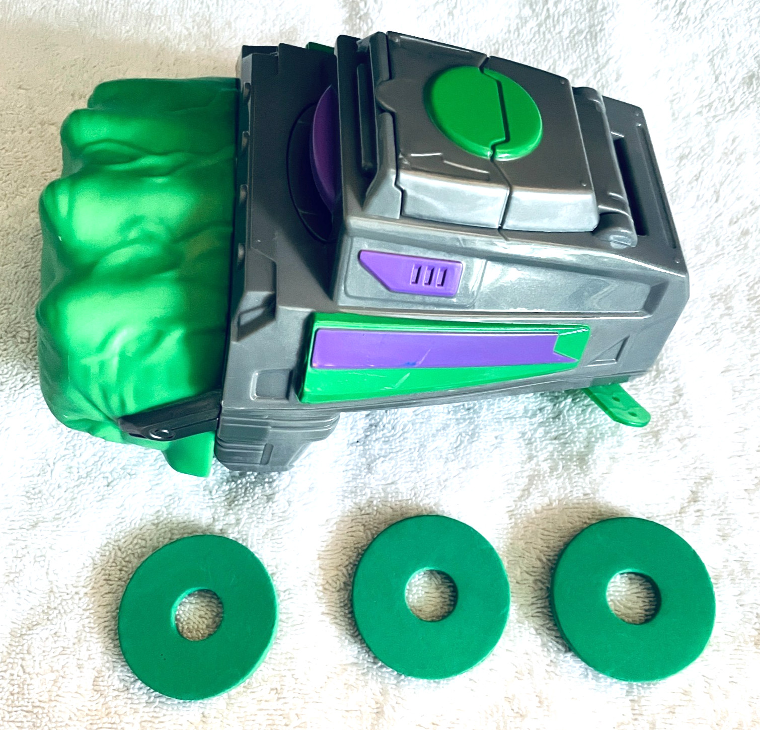 Marvel Hulk Agent of S.M.A.S.H. Gamma Blastin' Glove, +3 discs (Toys-R-Us only)