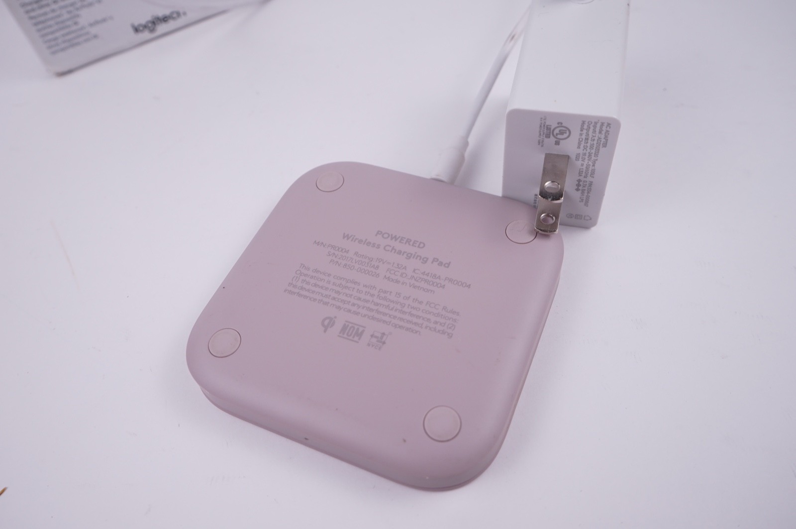 LOGITECH POWERED 10W WIRELESS CHARGING PAD