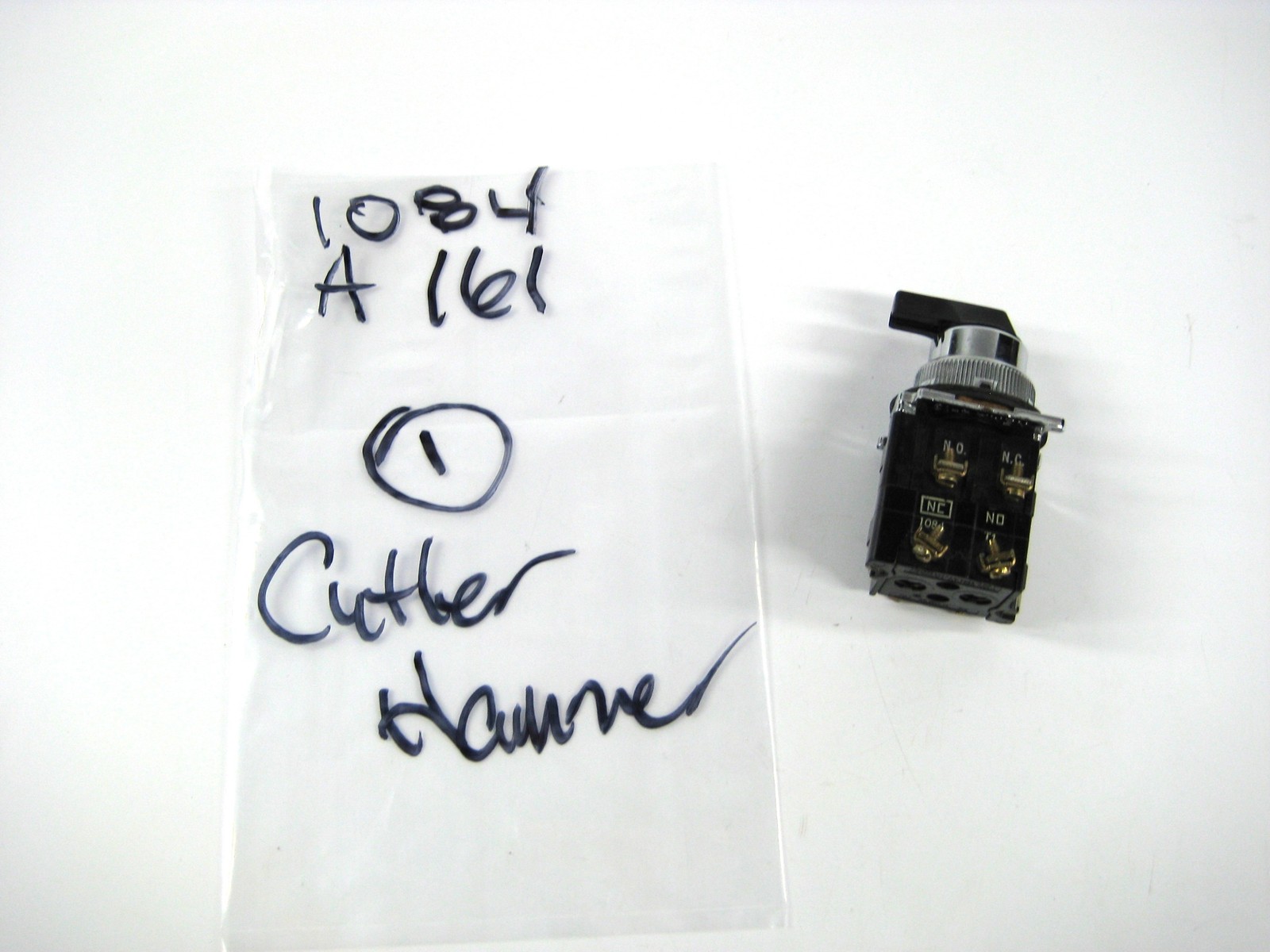CUTLER HAMMER 1084A161 SELECTOR SWITCH 3POSITION NSNP