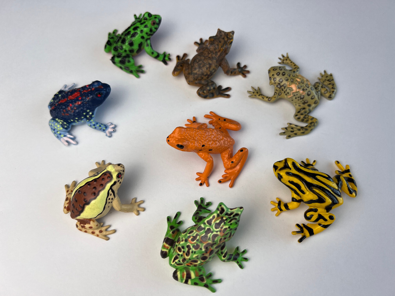 Lot of 8 Toads PV Play Visions Animal Figure 1996 Miniature Collectables