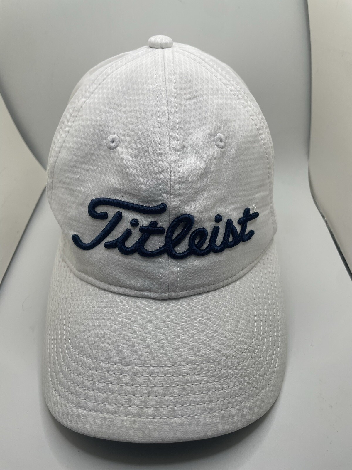 Titileist Golf Cap Hat Adult Adjustable White Polyester Spandex