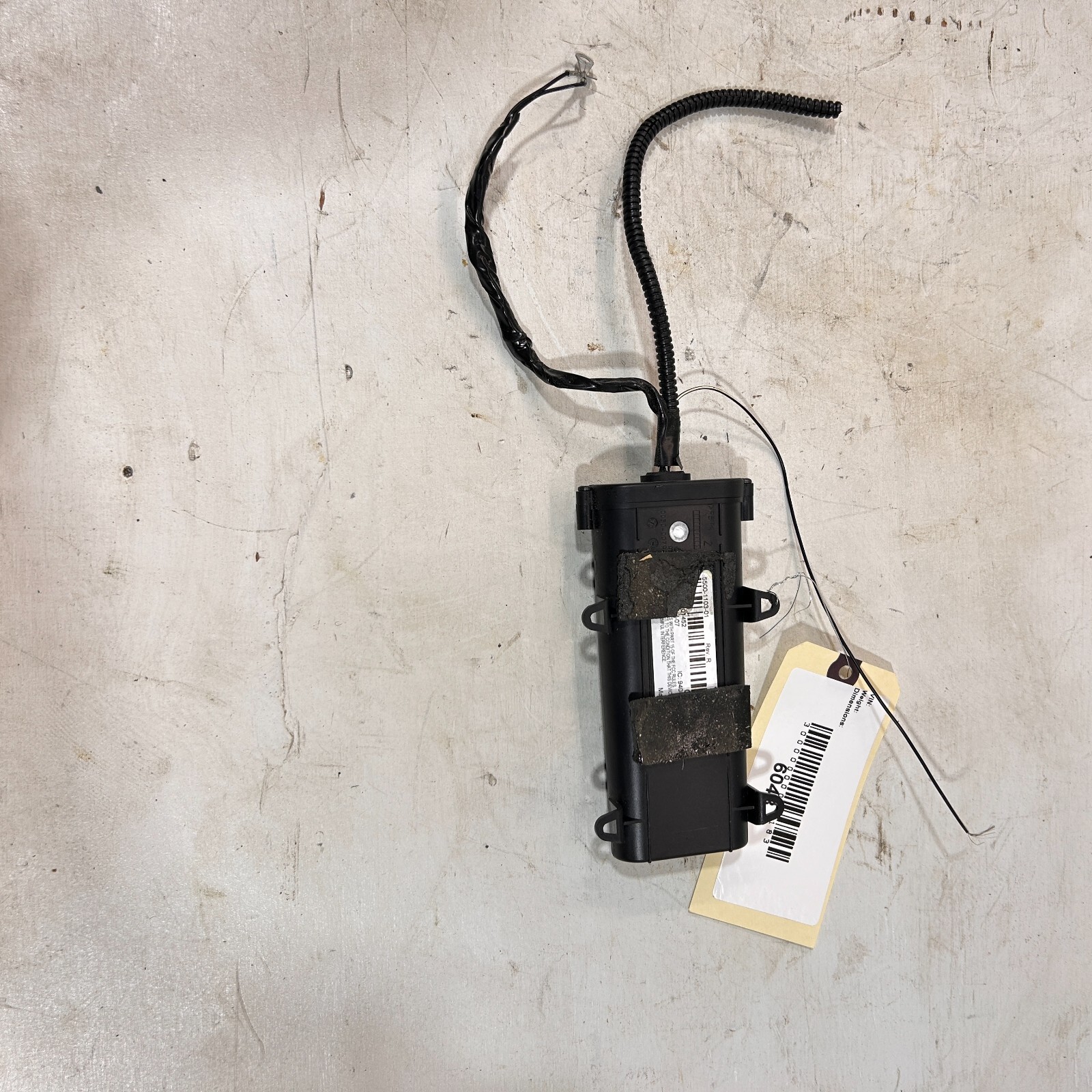 2013-2016 Buick Encore Vehicle Recovery Transmitter Control Module Unit OEM