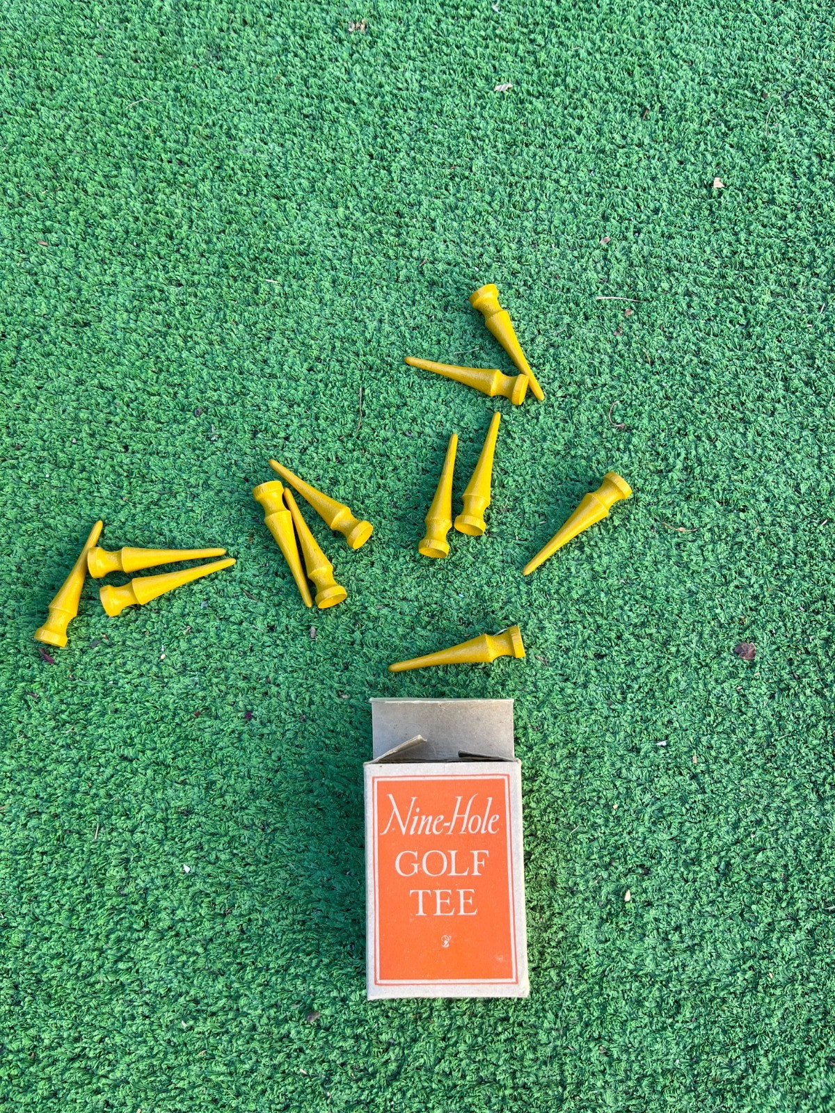 Vintage RARE Unused Nine-Hole Golf Tees with Box