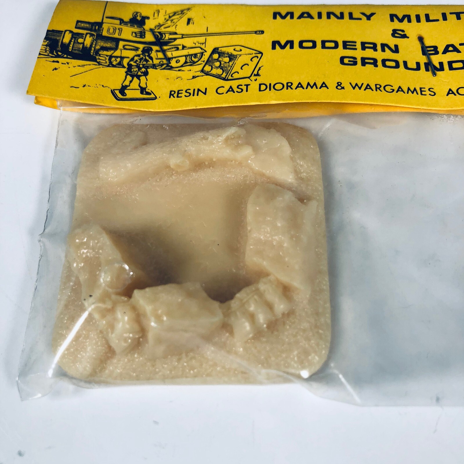 Mainly Military Modern Battle Ground Resin Cast Diorama Wargames Accessories M13