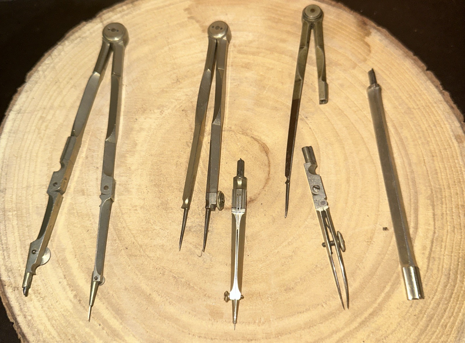 GOOD SET of ANTIQUE CUT STEEL DRAWING INSTRUMENTS COMPASSES/DIVIDERS (T10)