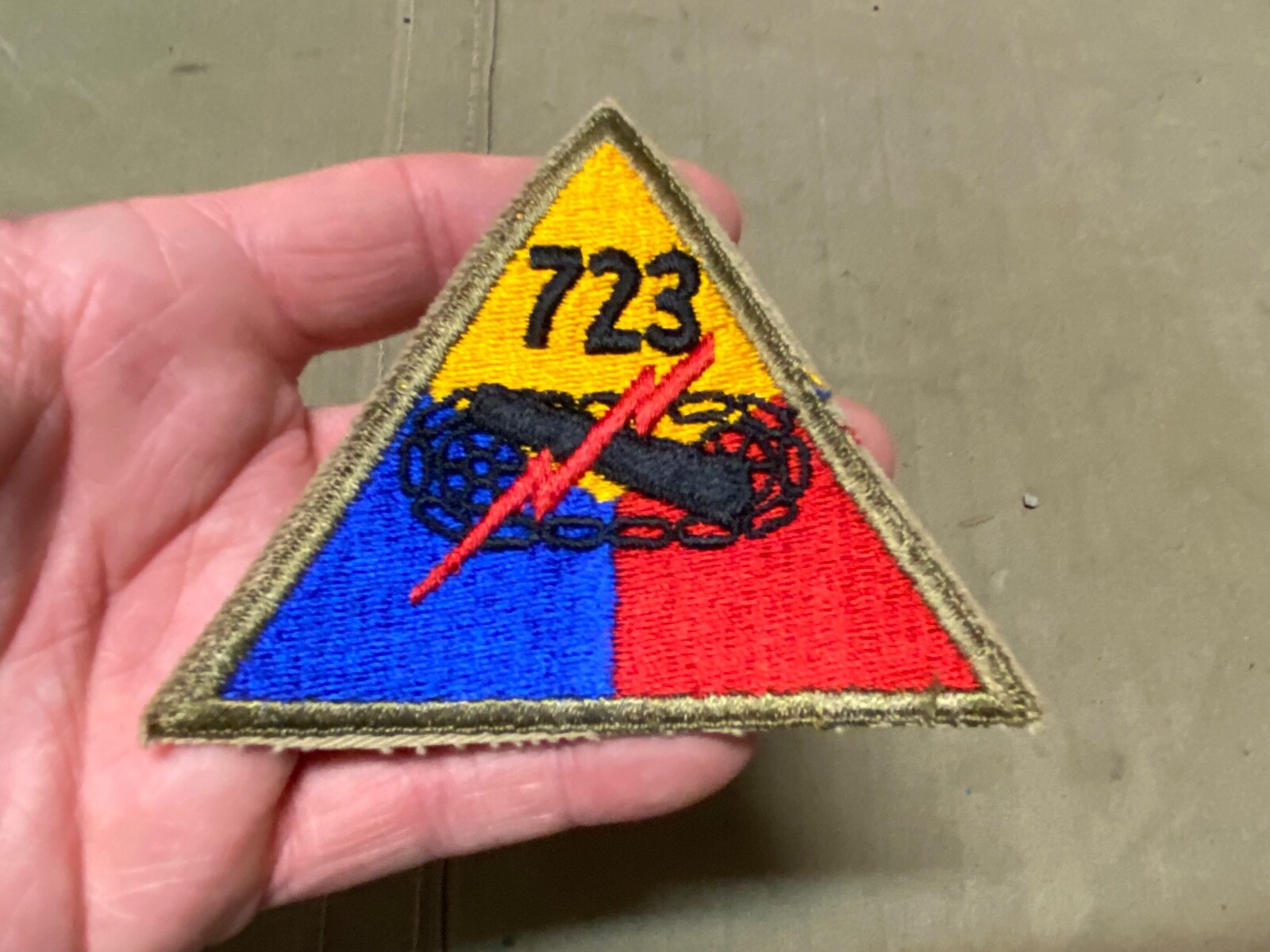 ORIGINAL WWII US ARMY 723rd TANK BATTALION ARMORED TANK SLEEVE INSIGNIA PATCH