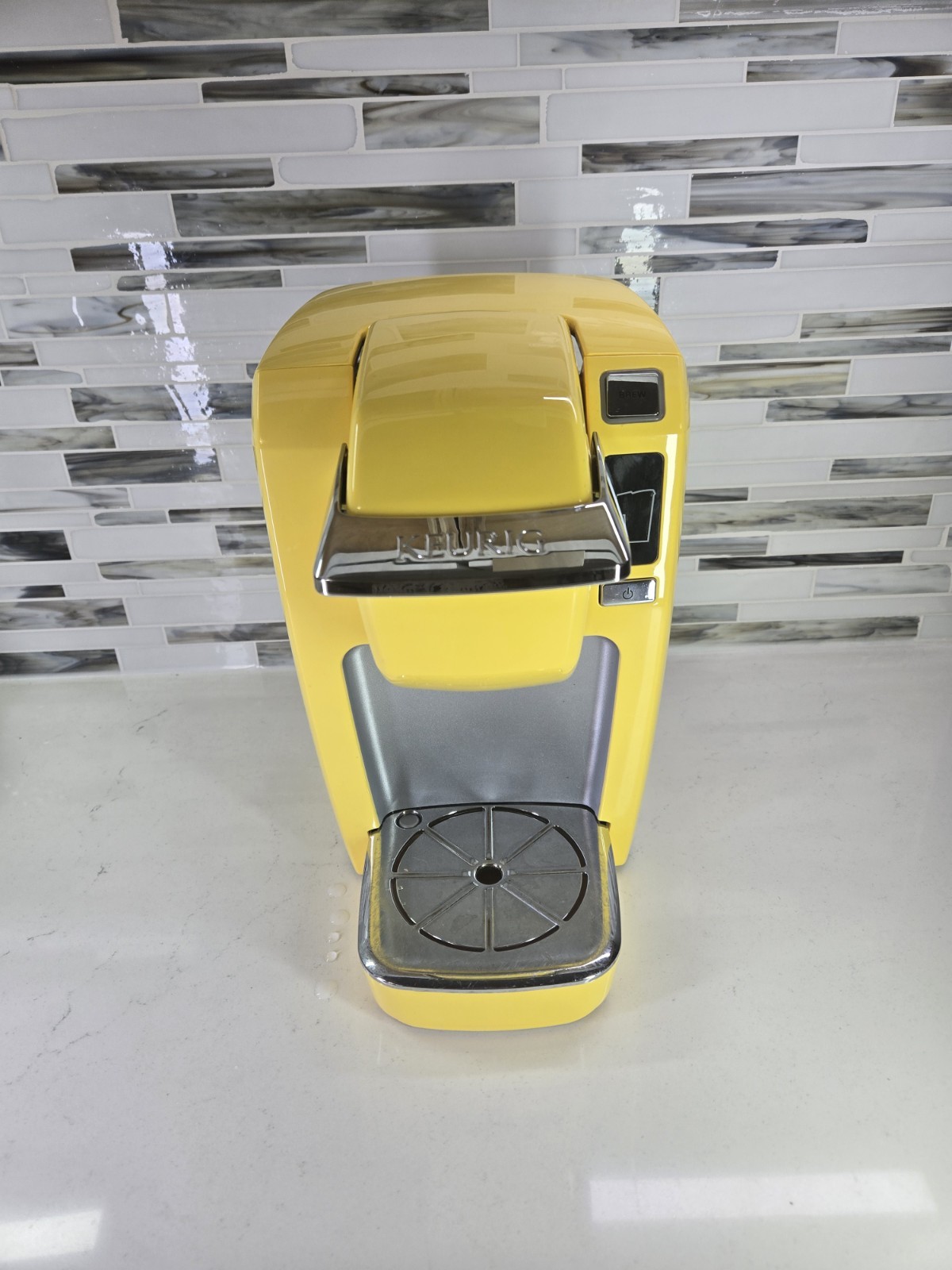 Keurig K10 B31 K-Cup Pod Coffee Maker Machine Single Serve Yellow Sunflower