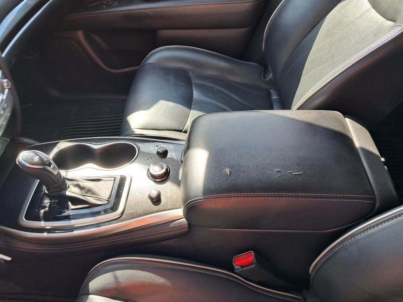 QX60 2018 Glove Box 4825680