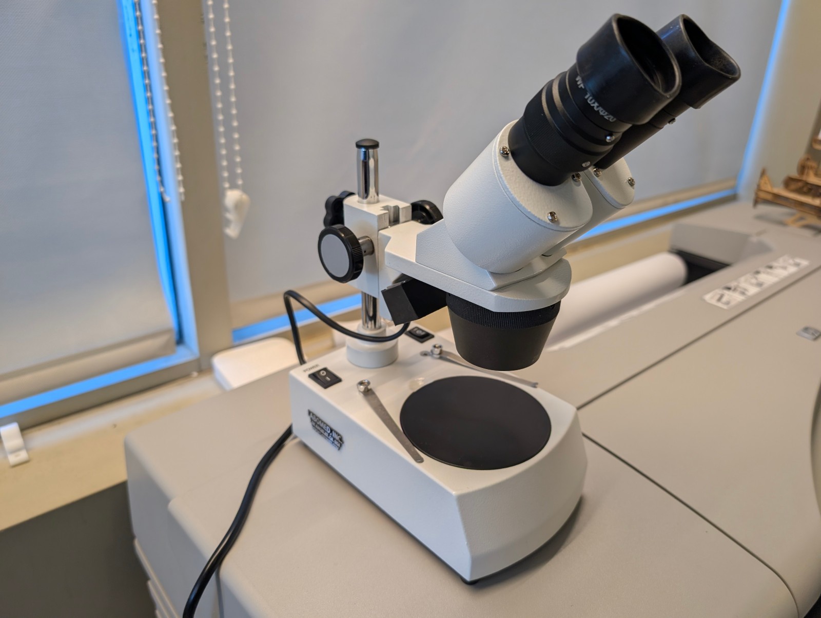Labomed LB310 Stereo Microscope 20x-40x