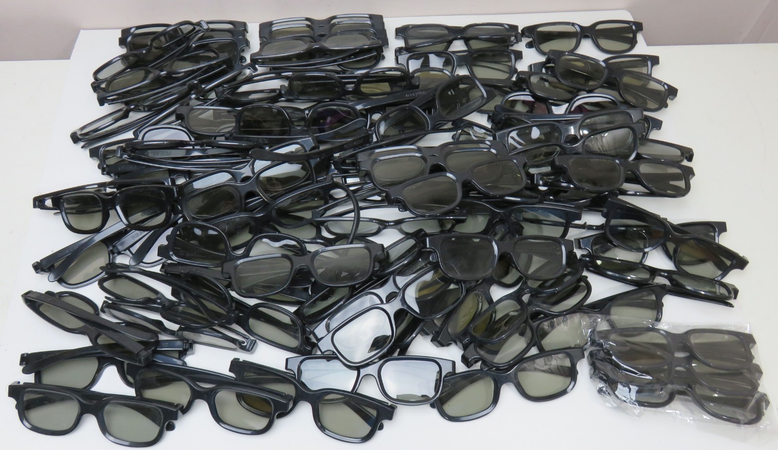 LOT OF 95 RealD 3D Cinema Glasses Passive 3D TV & Movie Theater