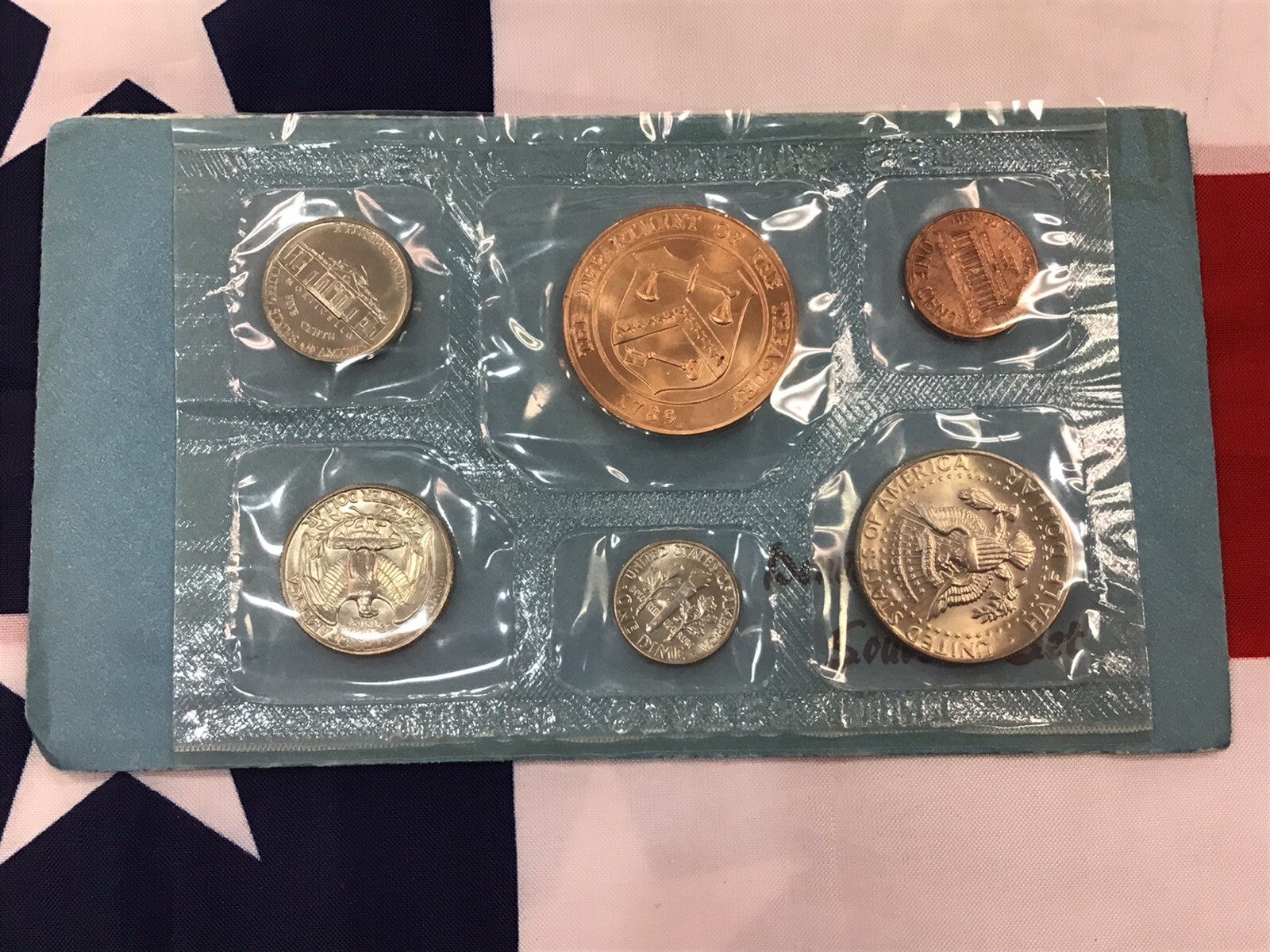 1977-D Official US Mint Souvenir Set with Envelope.
