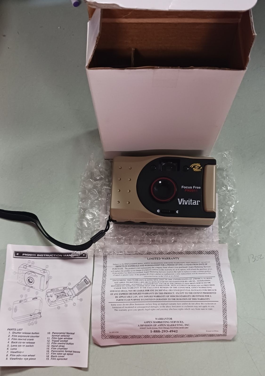 Vivitar Focus Free PN2011 35mm Camera with Instruction Book Untested NIB