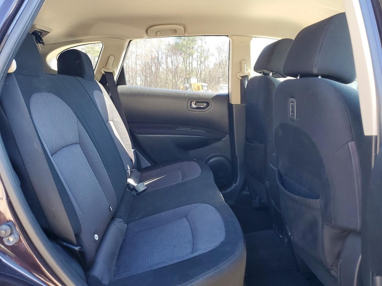 ROGUE 2011 Glove Box 5017222
