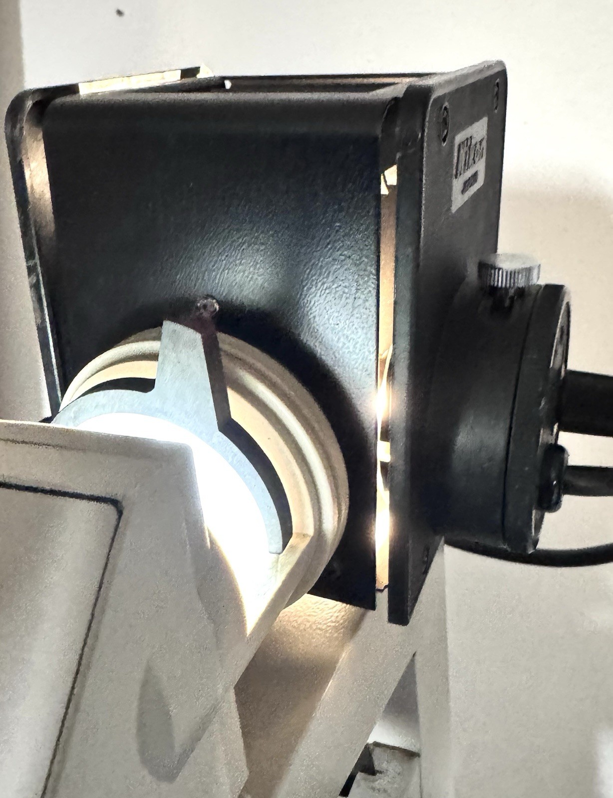 Nikon Diaphot Inverted Phase Contrast Microscope With 3 Objectives
