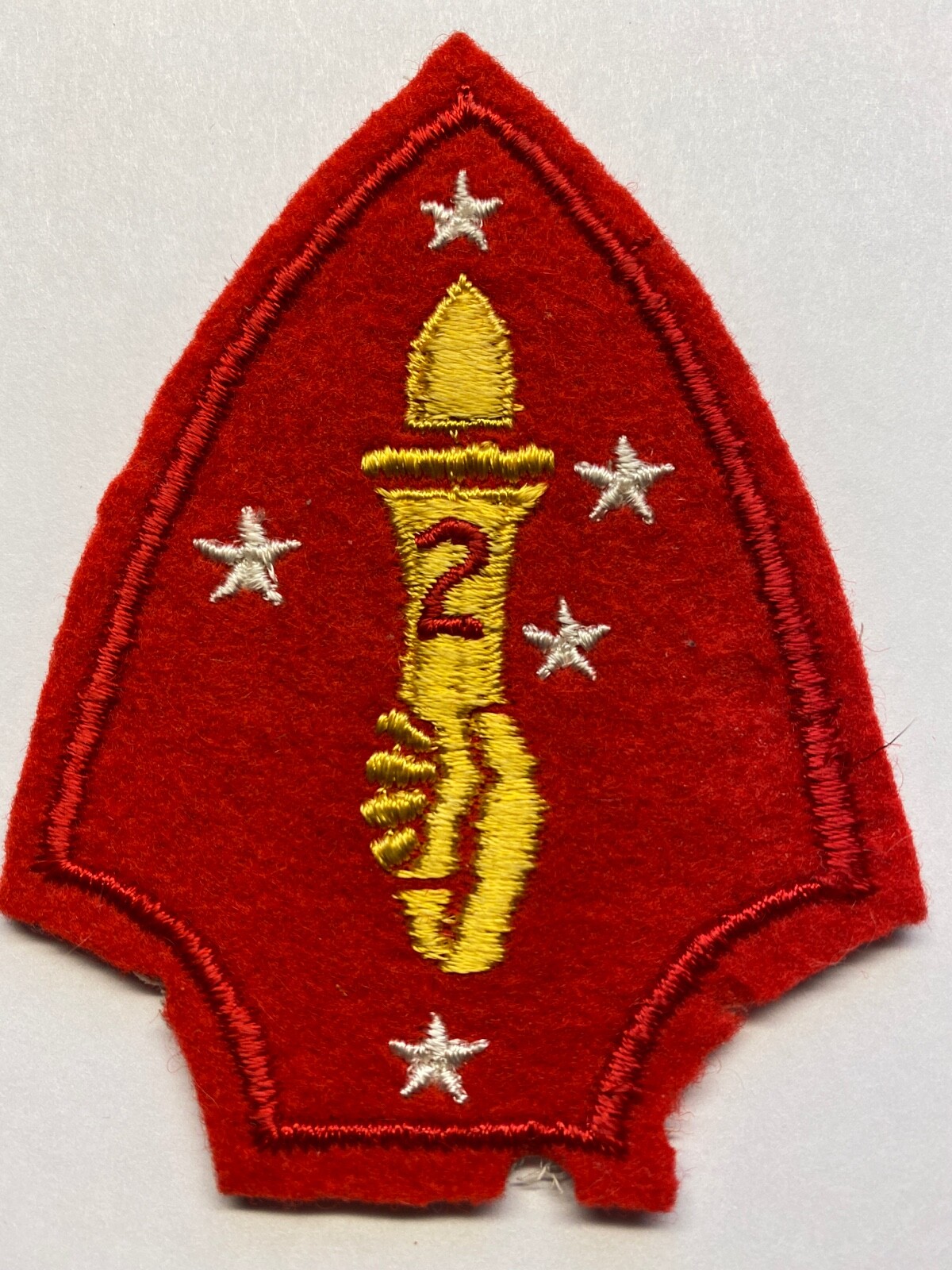 WWII, USMC, 2nd DIVISION, PATCH, EMBROIDERED ON FELT, GAUZE BACKED, YELLOW HAND