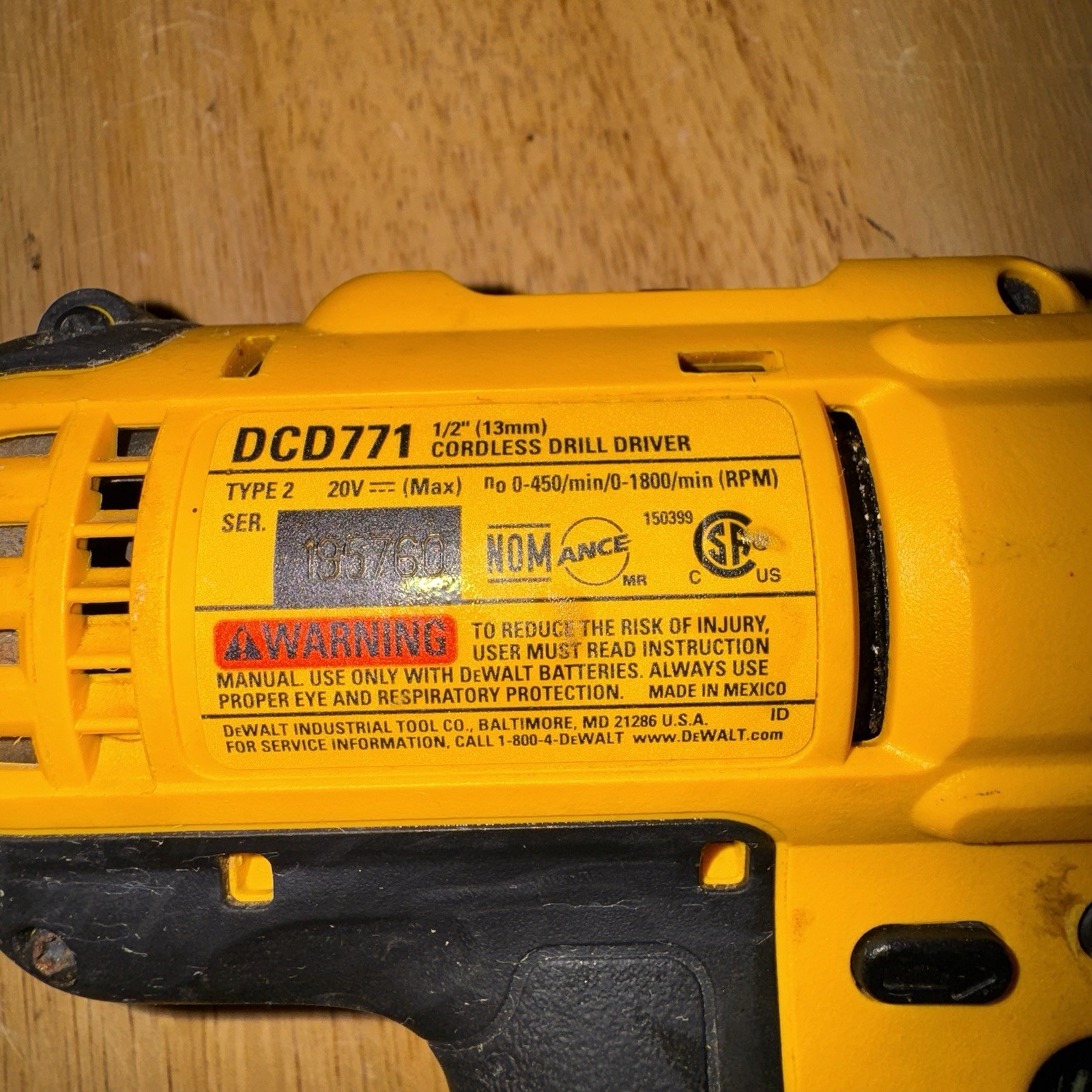 DEWALT DCD771 20V Cordless Drill/Driver w/ 2 batteries