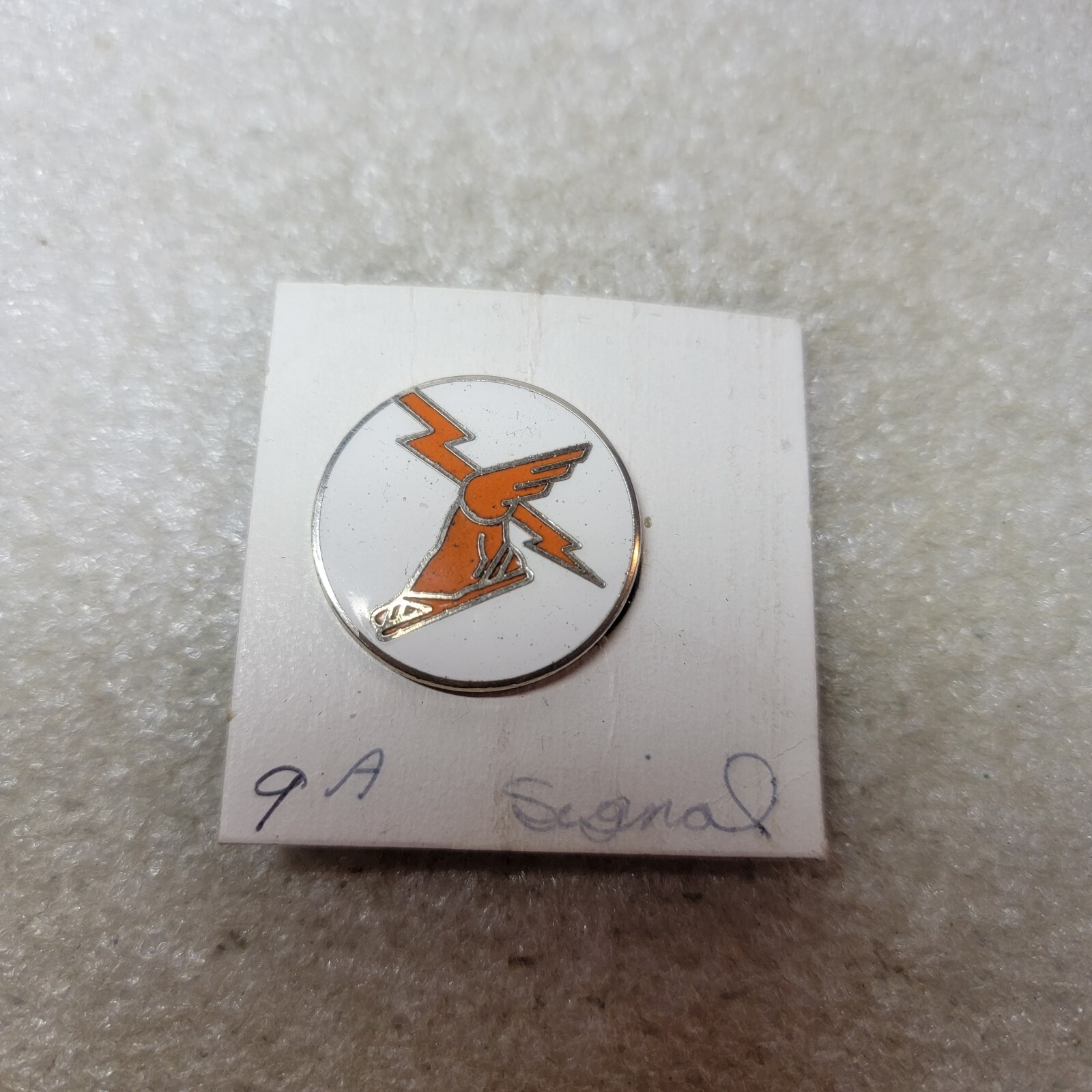 Authentic US Army 9th Signal Battalion Unit DI DUI Insignia IE Enamel Pin USA