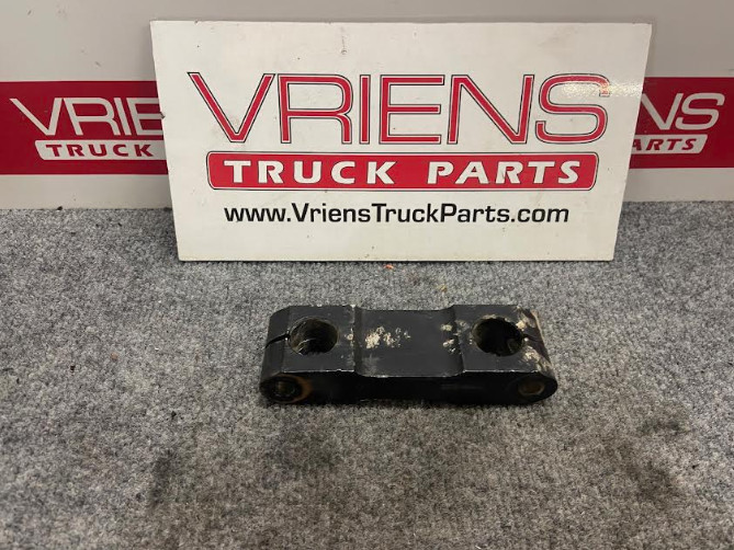 KENWORTH B20-1007 LINK-SHACKLE