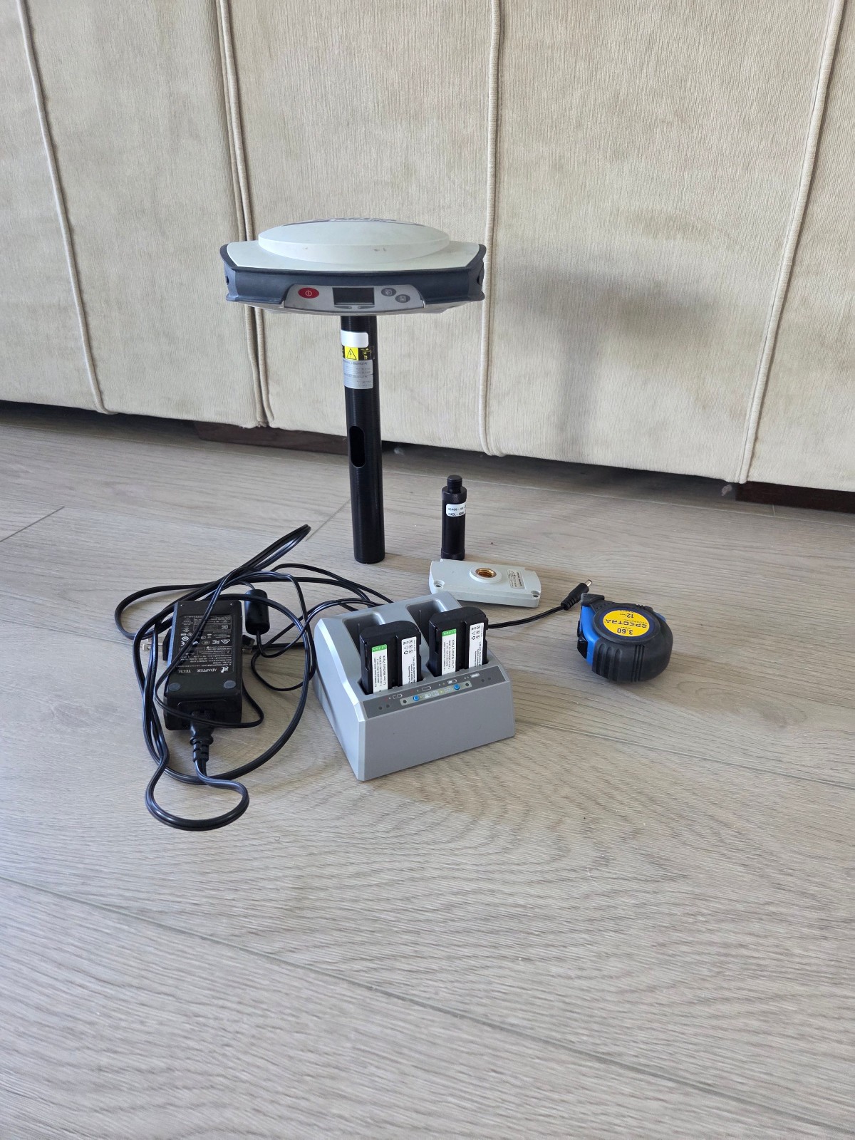 Spectra Precision SP80 GNSS Receiver UHF 410-470 Mhz BASE ROVER BATTERY CHARGER