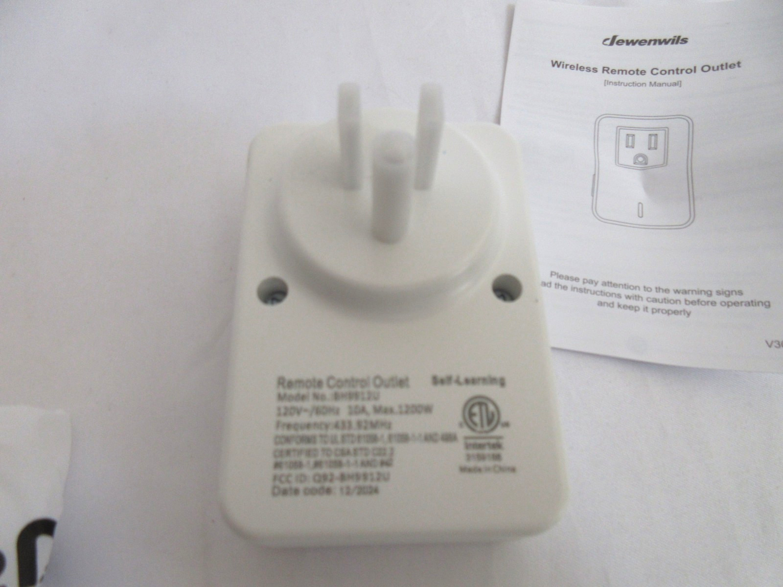 Dewenwils Wireless Remote Control Outlet HRS101B1 Plug Switch New Open Box
