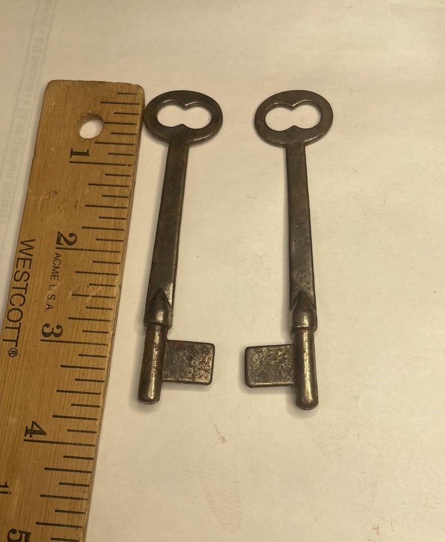 2 Skeleton Keys Iron Common 3.5” Long Locksmith Hardware Vintage Lock
