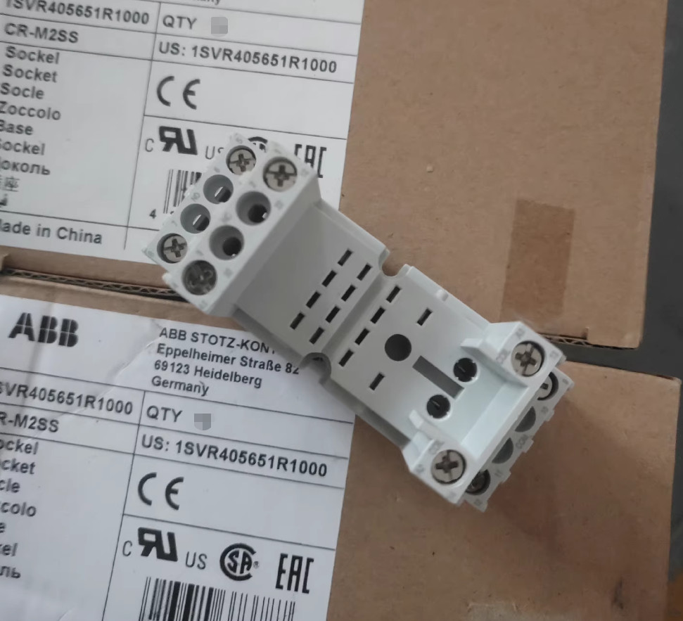 1PC NEW ABB Relay base CR-M2SS #LL