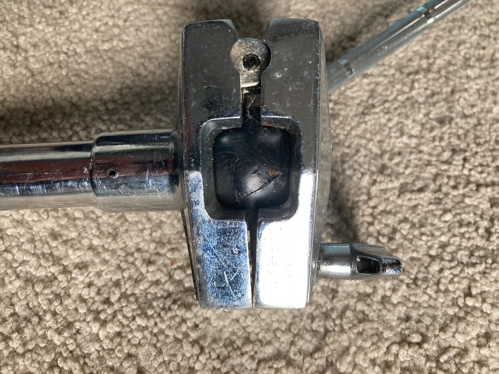 Single Tom holder with arm used