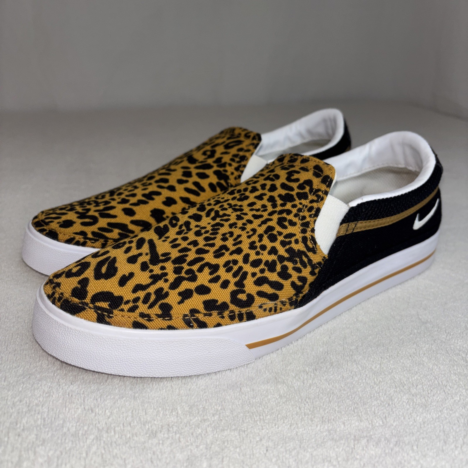 Nike Women's Court Legacy Slip-On Leopard Print Shoes DJ5938-001 Size 8.5