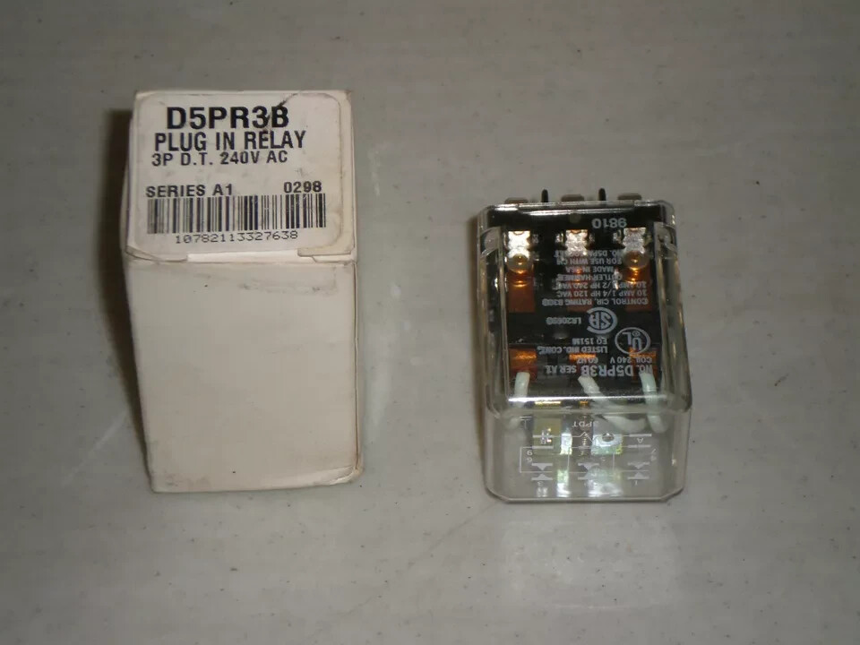New! Cutler-Hammer D5PR3B Relay 3 Pole, D. T. with 240 VAC Coil Free Shipping!