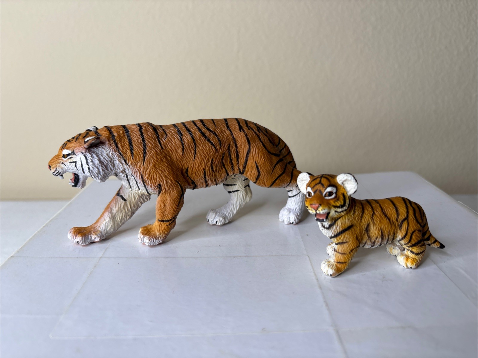 Safari Ltd Siberian Tiger Figure Lot Adult Cub Big Cat Animal Collectibles 2006