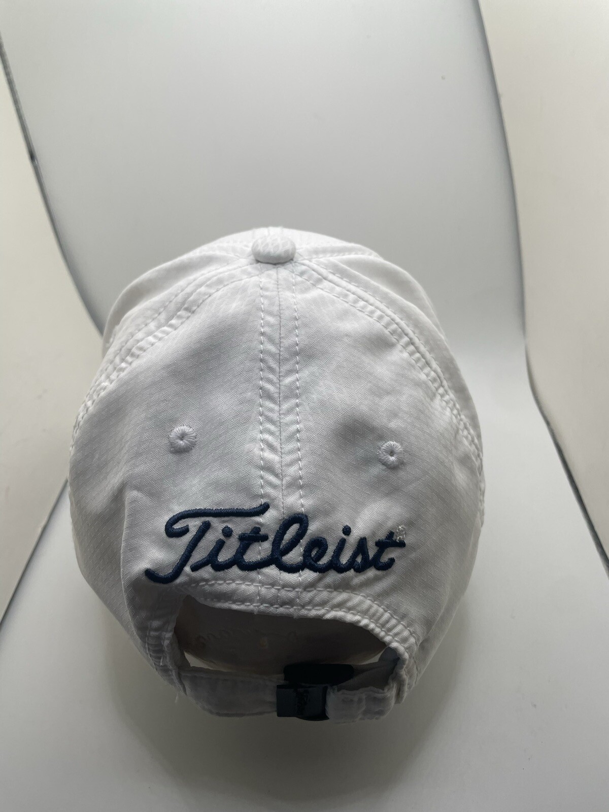 Titileist Golf Cap Hat Adult Adjustable White Polyester Spandex