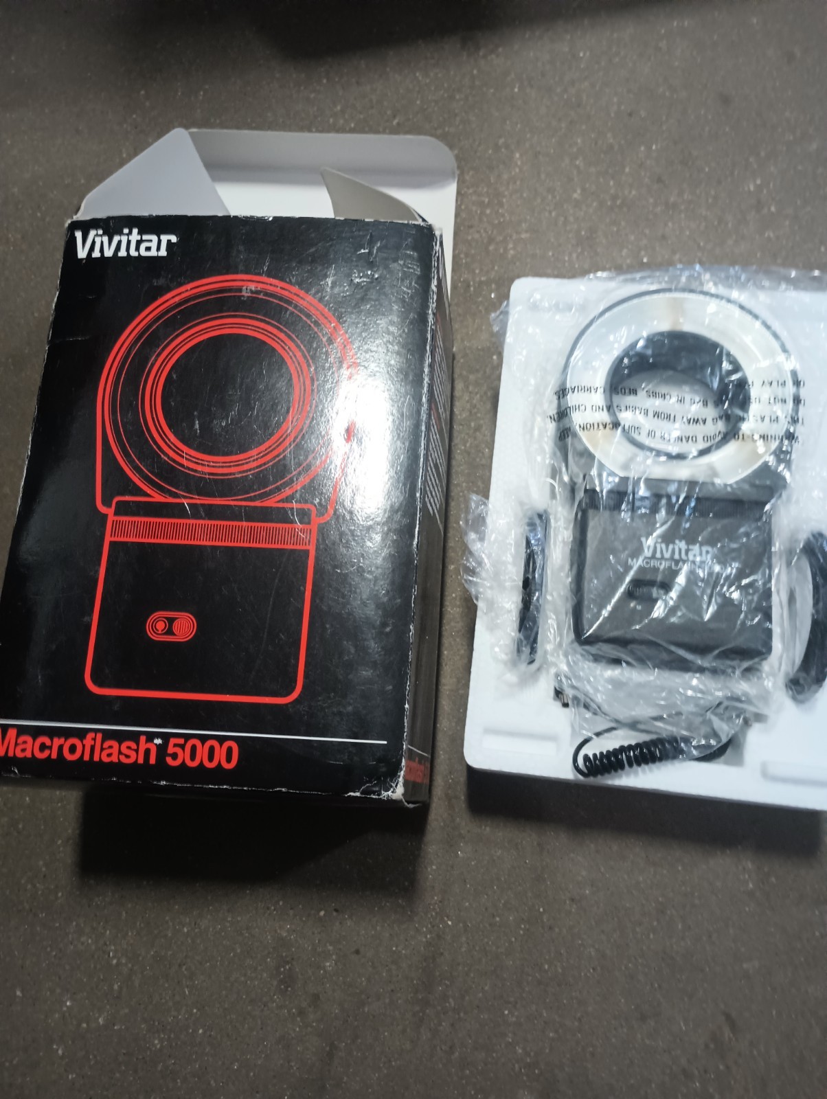 Vivitar - Macroflash 5000 + Adapter Rings + Sync Connector - New