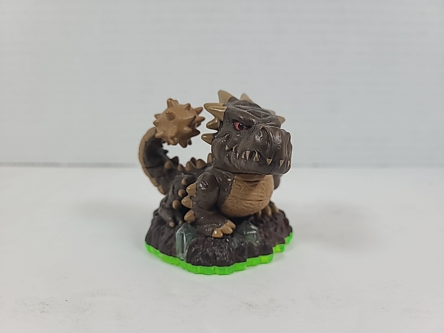 Activision Spyro Skylanders Bash Green Base w/ Card & Sticker