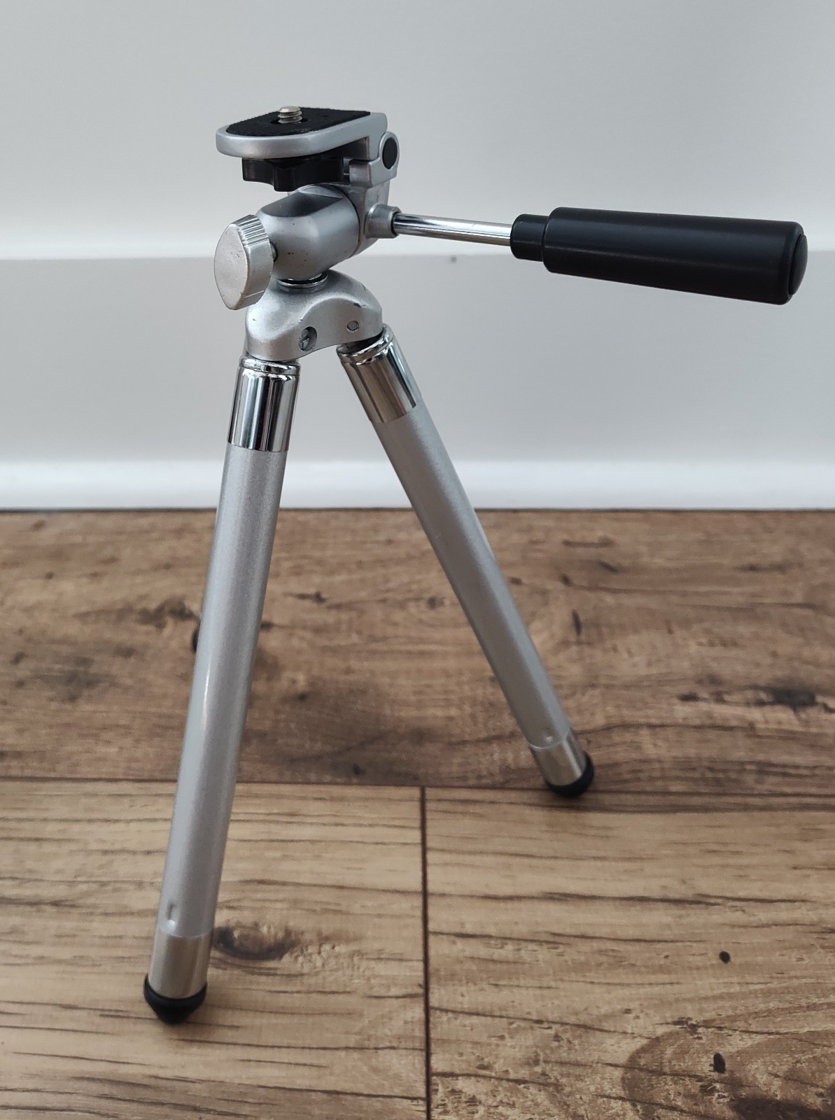 Hakuba Compact Tripod - 8 Section, up to 41"