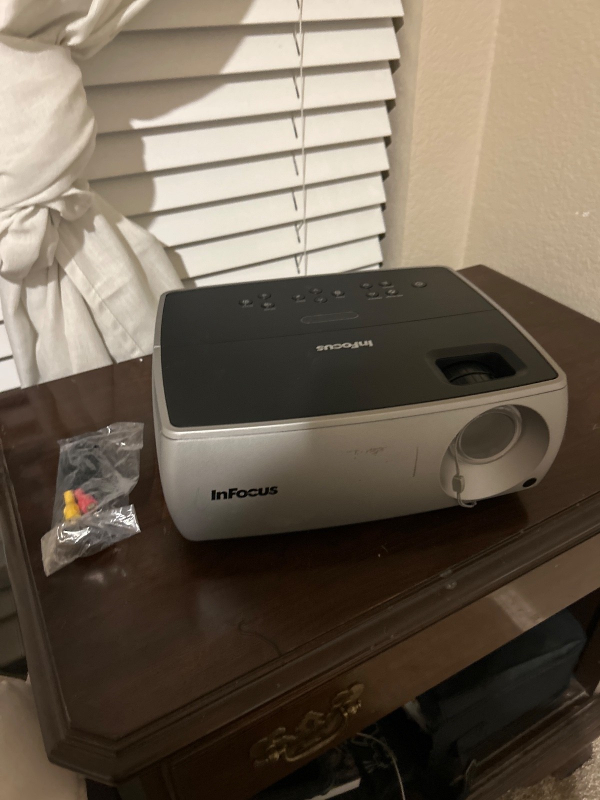 InFocus IN2104 DLP Projector 2500