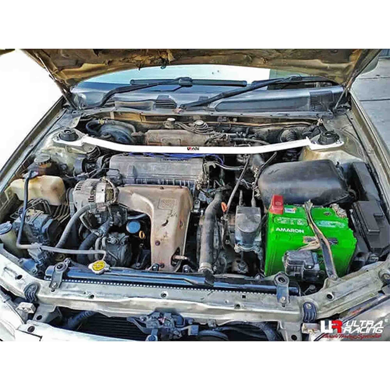 TOYOTA CAMRY 2.2 XV20 1996~2002 ULTRA RACING 2 POINTS FRONT STRUT TOWER BRACE