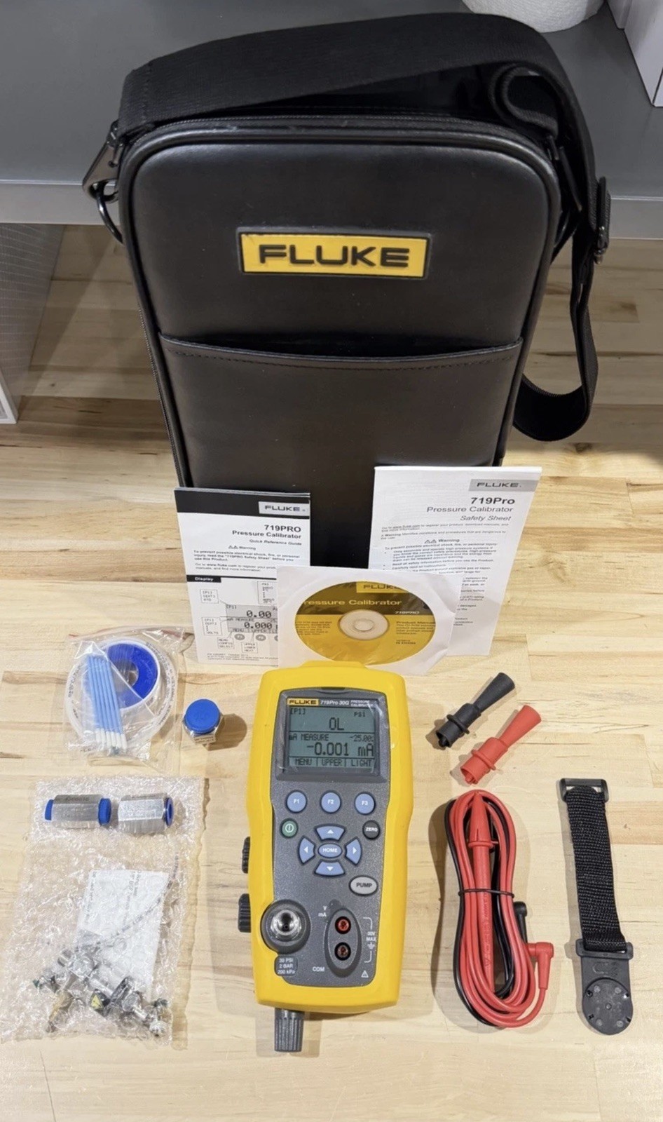 FLUKE 719PRO 30G PRESSURE CALIBRATOR KIT (TESTED) NEW - OPEN BOX