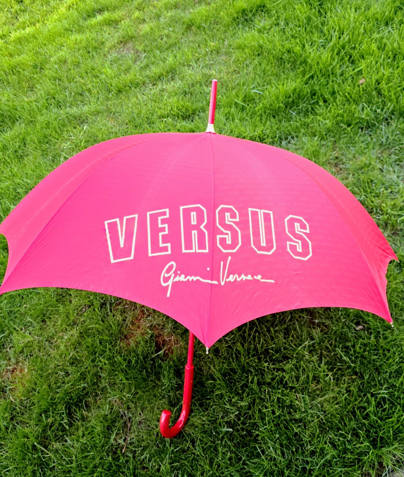 Giani Versace Versis Red Umbrella Limited Edition