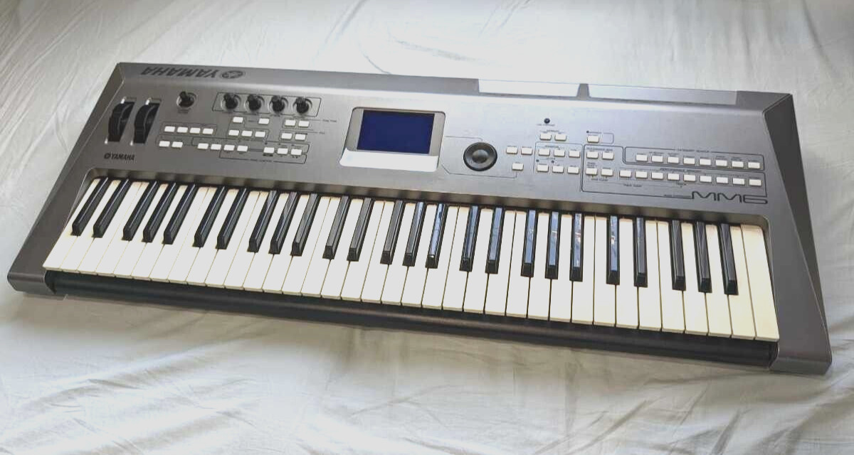 Yamaha MM6 61 Key Keyboard Synthesizer Music Workstation