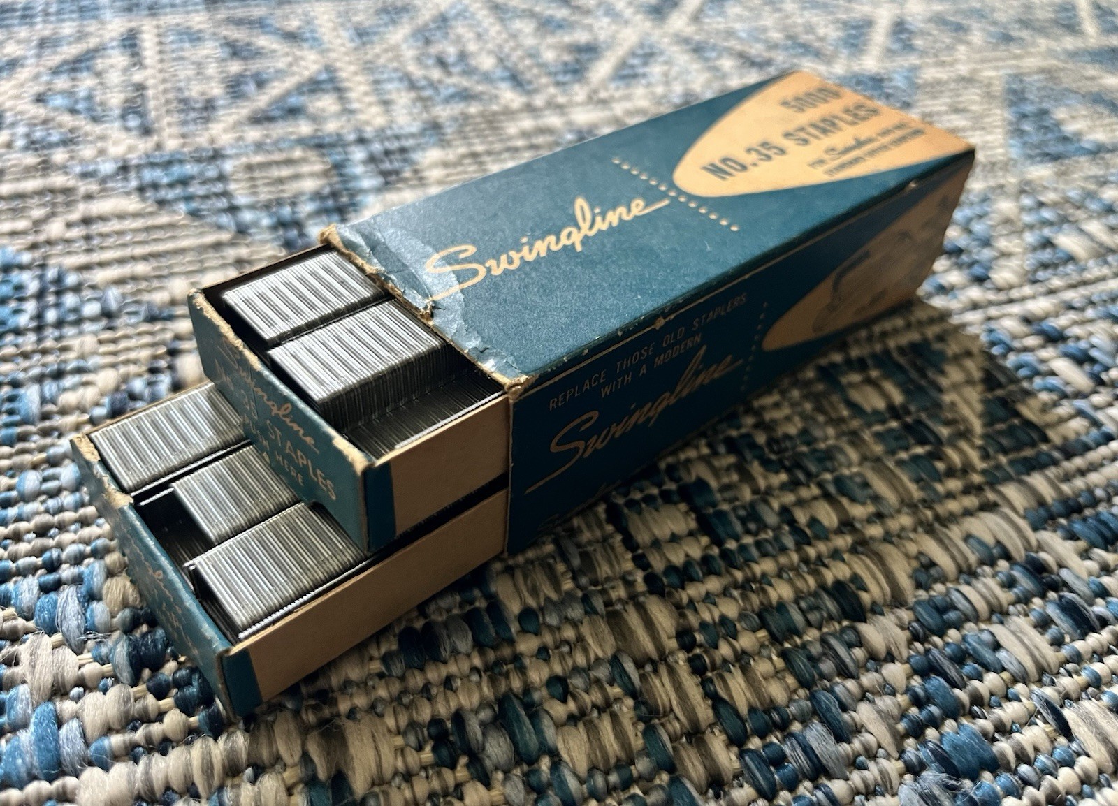 VTG SWINGLINE Box 5000 No. 35 Staples for Standard Staplers 1950s Made in USA