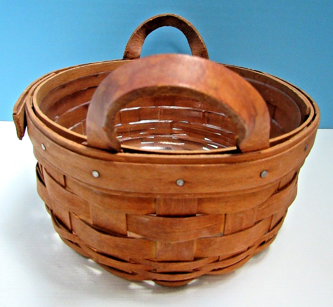 SMALL LONGABERGER HAND-WOVEN BASKET W/LEATHER HANDLES & PLASTIC INSERT