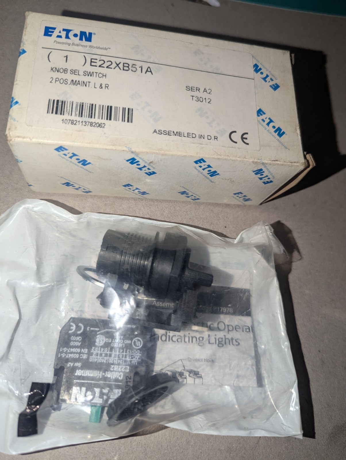 NEW GENUINE EATON E22XB51A SER A2 KNOB SEL. SWITCH