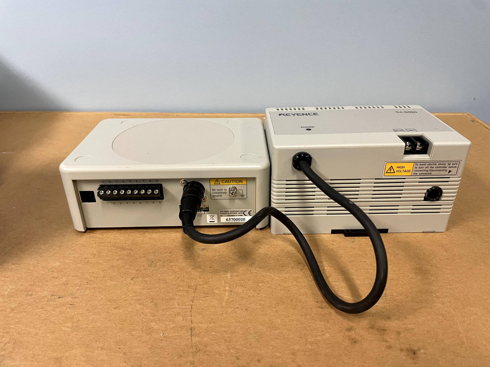 Keyence SJ-S020 Spot-Type Static Eliminator Power Supply SJS020 - Used Untested