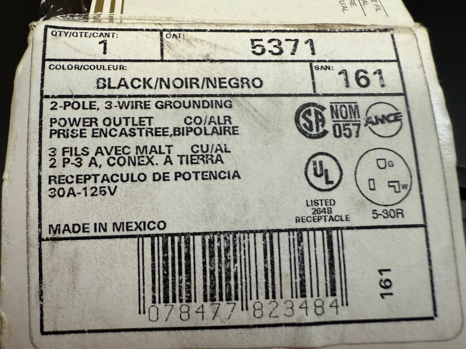 Leviton 2-Pole 3-Wire Grounding Power Outlet 5371