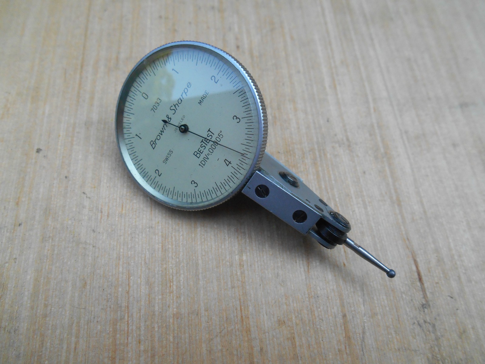 Brown & Sharpe 7033-1 Dial Indicator .00005”